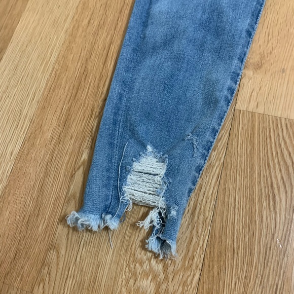 American eagle ripped high rise stretch jeans - Picture 2 of 4